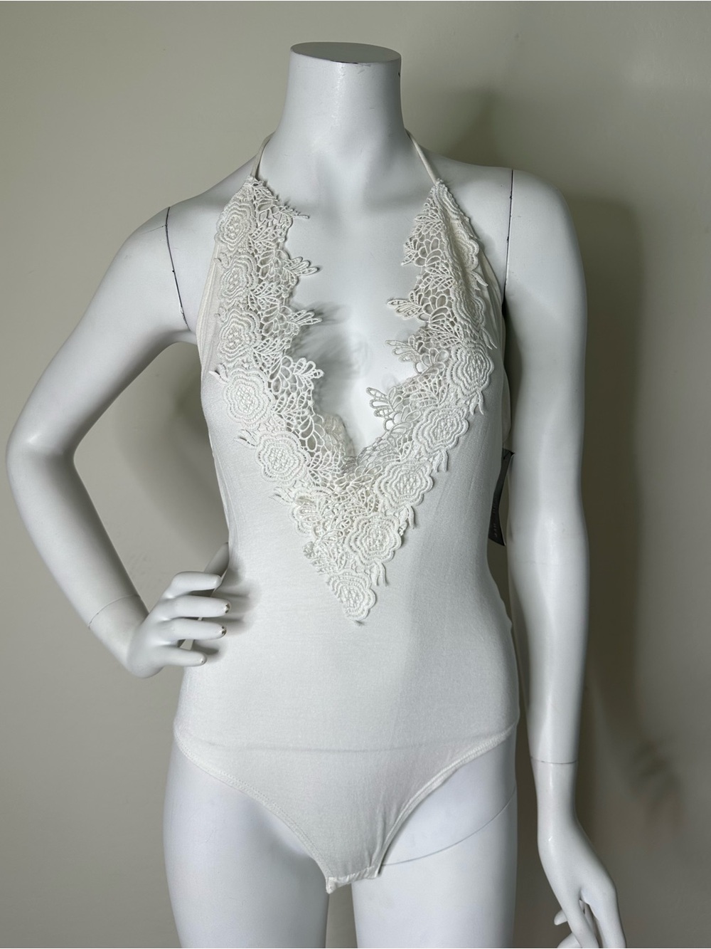 A3 DESIGN white lace low cut halter bodysuit SZ m NWT